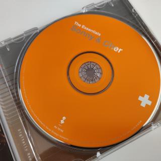 CD US - Sonny & Cher – The Essentials - Digitally Remastered